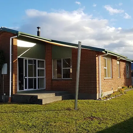 Little Red Riding Hood Villa Reefton Exterior photo