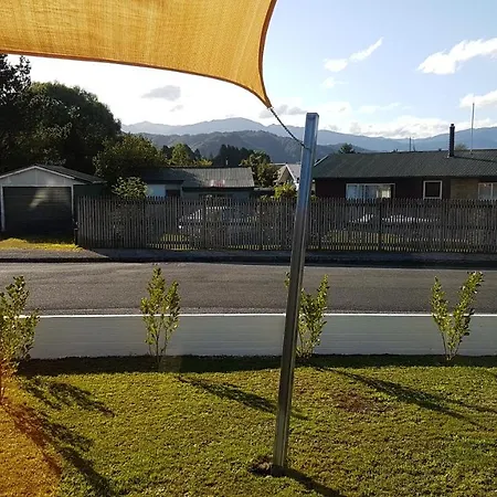 Little Red Riding Hood Villa Reefton Exterior photo